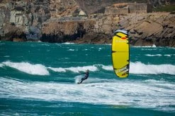 Ozone Edge V10 Kiteboard Kite 13 Ozone Edge V10 Kiteboard Kite -Water Sports Edge V10 Action 7 840x560 32925.1572013468