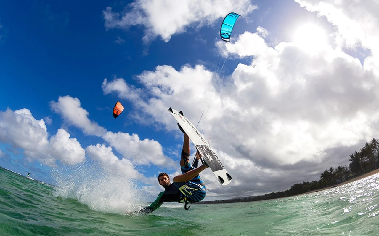 Ozone Zephyr V5 Kiteboard Kite 4 Ozone Zephyr V5 Kiteboard Kite - Image 2